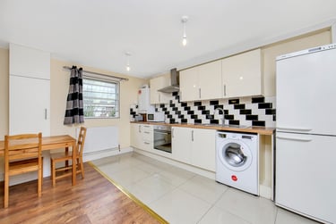 4 bed flat, Julian Place, Isle of Dogs, London, E143AT - Image 2