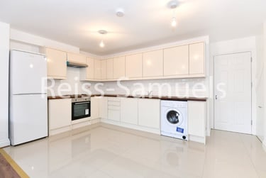 6 bed house, Lockesfield Place, Isle of Dogs, London, E143AJ - Image 2
