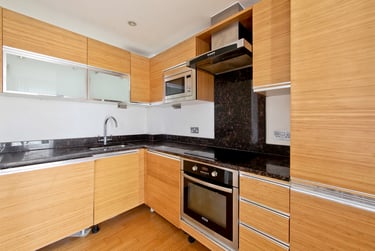 3 bed flat, Westferry Road, Isle of Dogs, London, E143RS - Image 3