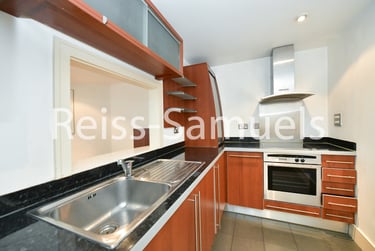 2 bed flat, Newton Place, Isle of Dogs, London, E143TT - Image 7