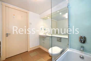 2 bed flat, Newton Place, Isle of Dogs, London, E143TT - Image 10
