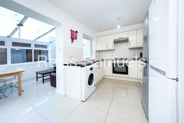 5 bed house, Barnfield Place, Isle of Dogs, London, E149YB - Image 2