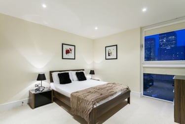 2 bed flat, Lanterns Way, Isle of Dogs, London, E149JG - Image 2