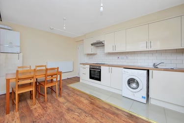 4 bed flat, Bath Terrace, Elephant & Castle, London, SE16QE - Image 2