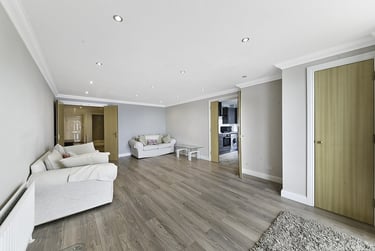 2 bed flat, Millennium Drive, Isle of Dogs, London, E143GH - Image 1