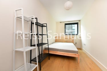 2 bed flat, Millharbour, Isle of Dogs, London, E149NA - Image 12