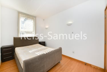 2 bed flat, Westferry Road, Isle of Dogs, London, E143RS - Image 11