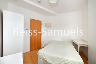 2 bed flat, Old Bellgate Place, Isle of Dogs, London, E143SX - Image 12