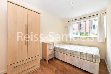 3 bed flat, Ambassador Square, Isle of Dogs, London, E149UX - Image 13