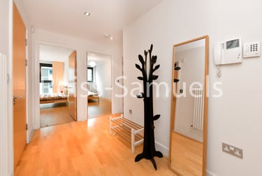 2 bed flat, Millharbour, Isle of Dogs, London, E149NA - Image 14