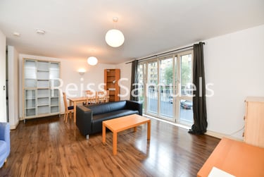 2 bed flat, Westferry Road, Canary Wharf, London, E148LS - Image 4