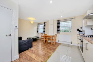 4 bed flat, Julian Place, Isle of Dogs, London, E143AT - Image 3