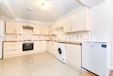 5 bed house, Ferry Street, Isle of Dogs, London, E143DT - Image 2