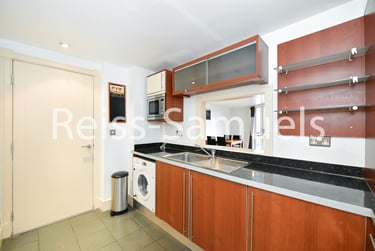 2 bed flat, Newton Place, Isle of Dogs, London, E143TT - Image 8