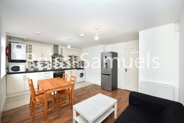 4 bed flat, Manchester Road, Isle of Dogs, London, E143DP - Image 4