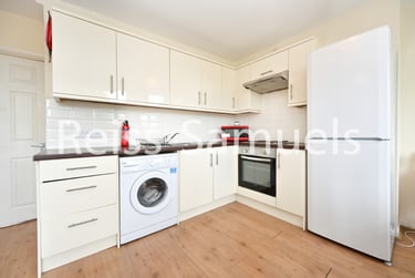 4 bed flat, Forsyth Gardens, Kennington, London, SE173NE - Image 5
