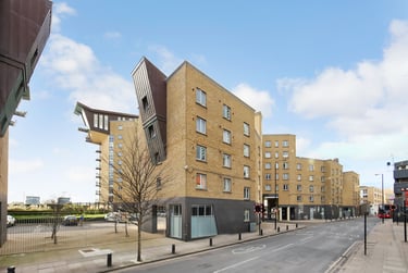 3 bed flat, Westferry Road, Canary Wharf, London, E148LU - Image 6