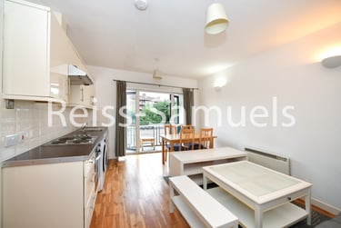 2 bed flat, Old Bellgate Place, Isle of Dogs, London, E143SX - Image 4