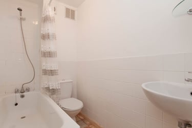 3 bed flat, Manchester Road, Isle of Dogs, London, E143BE - Image 4