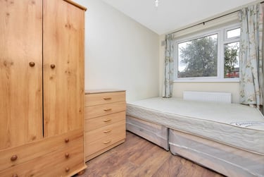4 bed flat, Forsyth Gardens, Kennington, London, SE173NE - Image 5