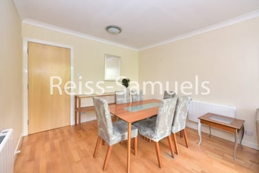 3 bed flat, Boardwalk Place, Poplar, London, E145SE - Image 6