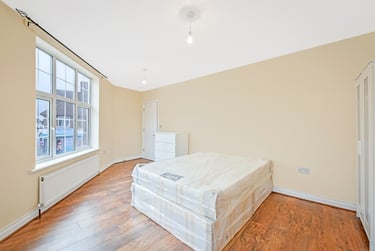 4 bed flat, High Street, Twickenham, London, TW27LA - Image 6