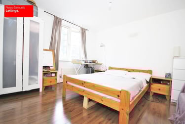 2 bed flat, Westferry Road, Canary Wharf, London, E148LS - Image 4