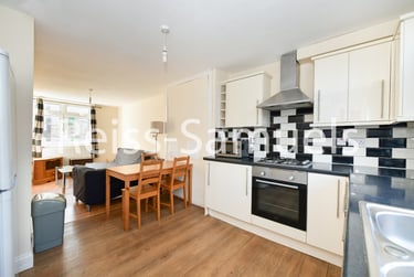 3 bed flat, Glengarnock Avenue, Isle of Dogs, London, E143BP - Image 5