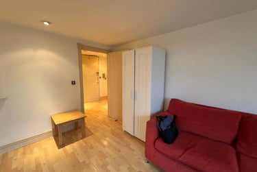 2 bed flat, Newton Place, Isle of Dogs, London, E143TT - Image 10