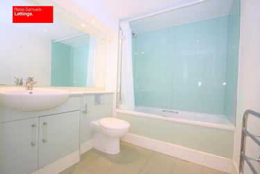2 bed flat, Newton Place, Isle of Dogs, London, E143TT - Image 4