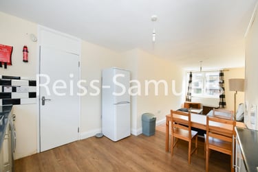 3 bed flat, Glengarnock Avenue, Isle of Dogs, London, E143BP - Image 6