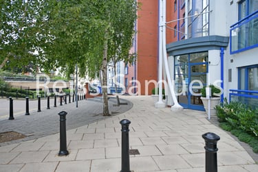 2 bed flat, Newton Place, Isle of Dogs, London, E143TT - Image 11