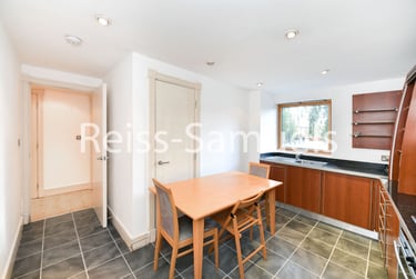 3 bed flat, Newton Place, Isle of Dogs, London, E143TT - Image 6