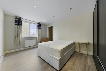 2 bed flat, Millennium Drive, Isle of Dogs, London, E143GH - Image 6