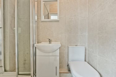 4 bed flat, Whitebeam Close, Stockwell, London, SW90EG - Image 7