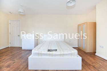 4 bed flat, High Street, Twickenham, London, TW27LN - Image 6