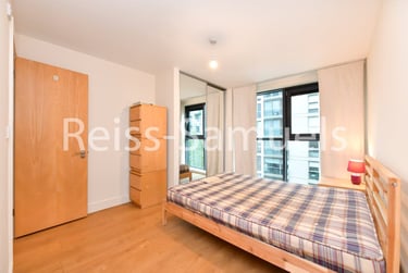 2 bed flat, Millharbour, Isle of Dogs, London, E149NA - Image 8