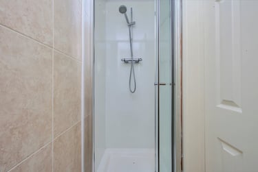 4 bed flat, Forsyth Gardens, Kennington, London, SE173NE - Image 8