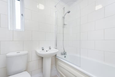 4 bed flat, High Street, Twickenham, London, TW27LA - Image 9