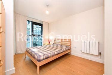 2 bed flat, Millharbour, Isle of Dogs, London, E149NA - Image 9