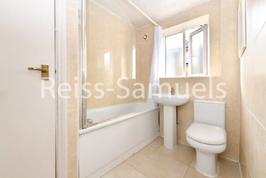 3 bed flat, Ambassador Square, Isle of Dogs, London, E149UX - Image 9