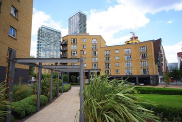 2 bed flat, Westferry Road, Canary Wharf, London, E148LS - Image 8