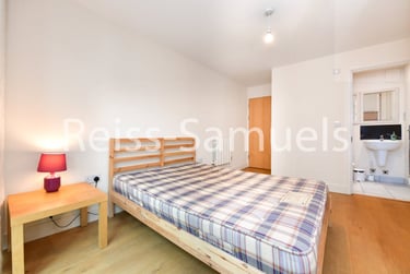 2 bed flat, Millharbour, Isle of Dogs, London, E149NA - Image 10