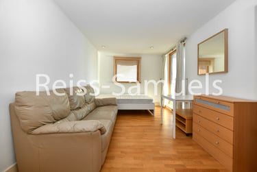 3 bed flat, Newton Place, Isle of Dogs, London, E143TT - Image 10