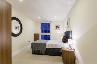 2 bed flat, Lanterns Way, Isle of Dogs, London, E149JG - Image 9