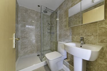 2 bed flat, Millennium Drive, Isle of Dogs, London, E143GH - Image 10