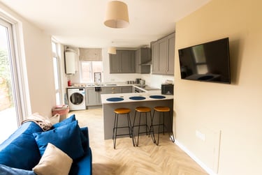 6 bed house, East Cliff Road, City Centre, Preston, PR13JH - Image 1