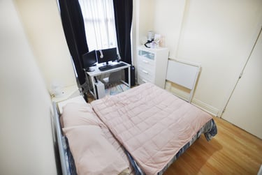 3 bed house, Blandford Road, Charlestown, Salford, M66BE - Image 2