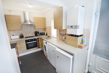 3 bed house, Blandford Road, Charlestown, Salford, M66BE - Image 4