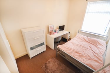 3 bed house, Blandford Road, Charlestown, Salford, M66BE - Image 6